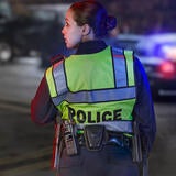 Police officer with XL 200P radio