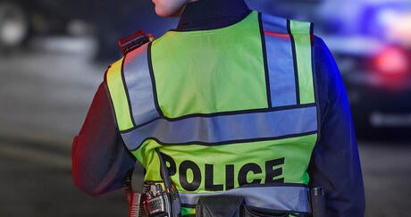 Police officer with XL 200P radio