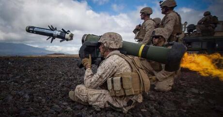 Marine regiment testing a Javelin.
