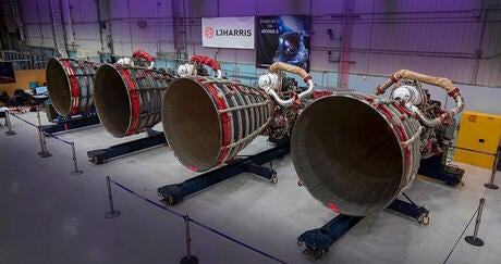 4 RS-25 Engines