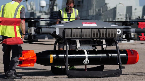 An L3Harris GNAT Heavy Duty (HD) electro-mechanical release unit is carrying the StingRay Torpedo on the Malloy T600.