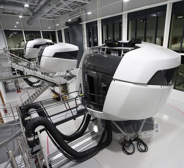 full flight simulators at the london training center