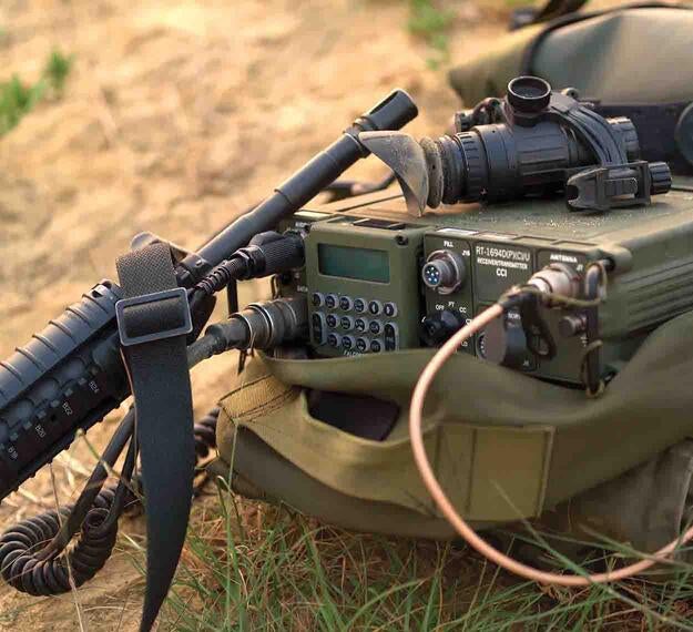 Falcon® II AN/PRC-150(C) High Frequency Manpack Radio