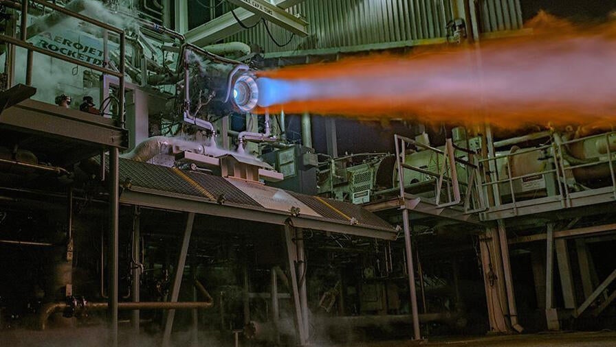 RL10 engine test fires
