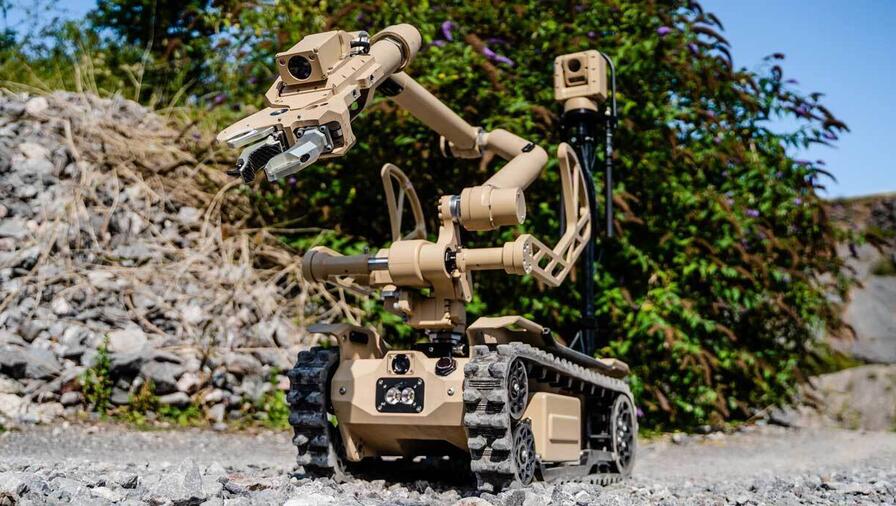 Medium-sized L3Harris T4 robots provide advanced control and precision for inspecting and eliminating explosive threats.