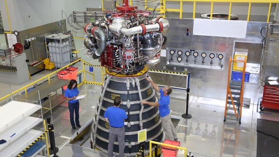 RS-25 engine inspection